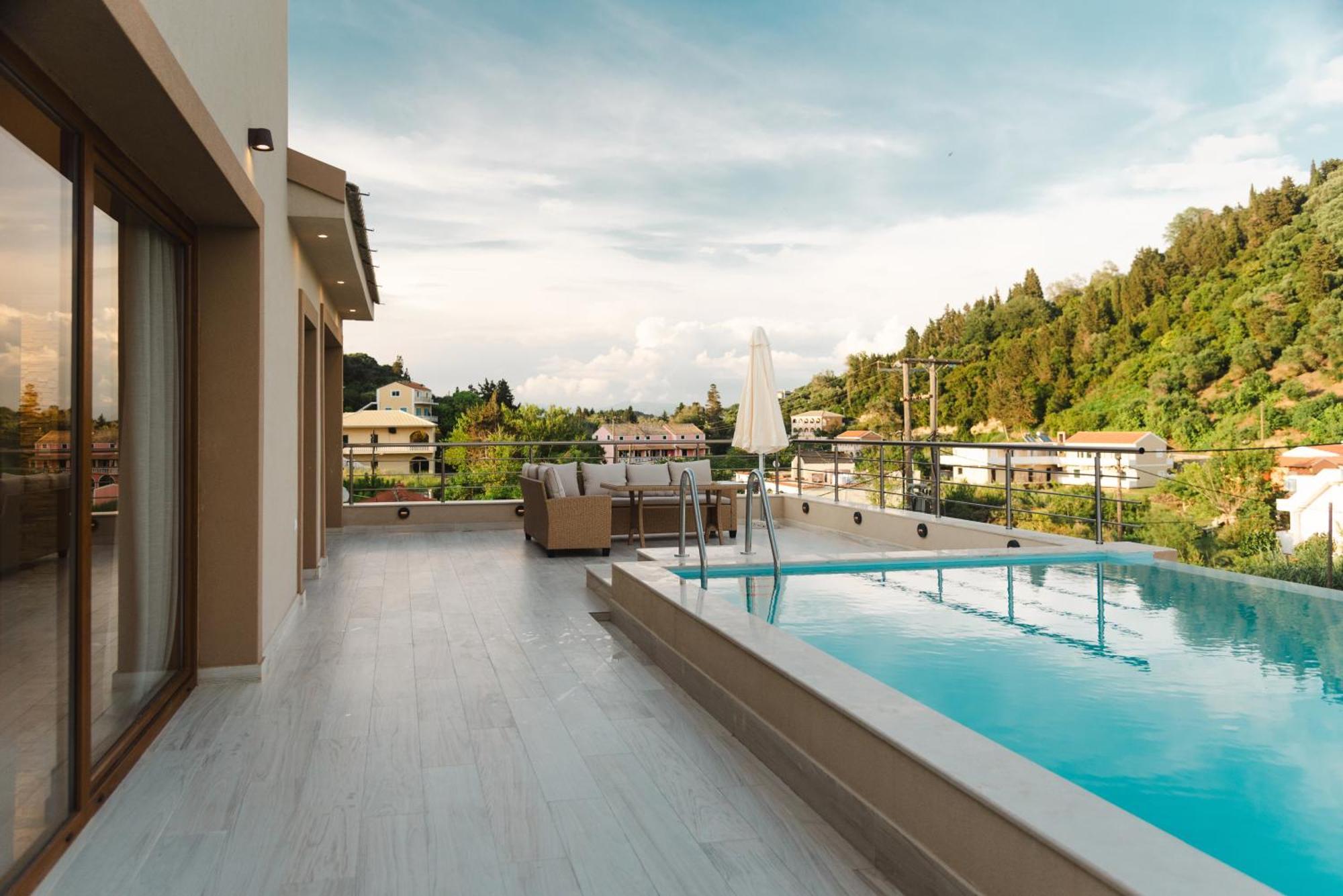 Villa Vasillis-Heated Swimming Pool With Infinity View Vitaládesz Kültér fotó