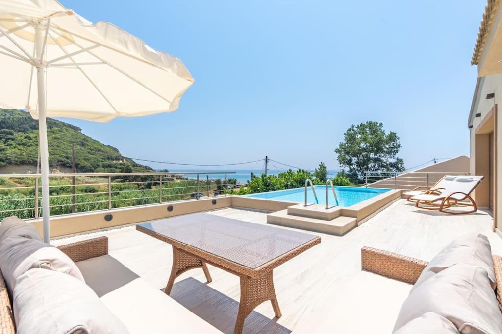Villa Vasillis-Heated Swimming Pool With Infinity View Vitaládesz Kültér fotó
